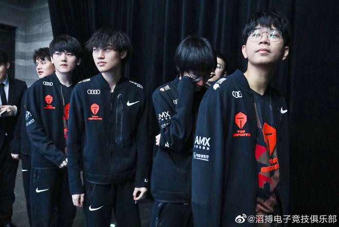 上展现中国